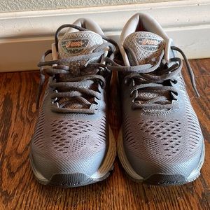 ASICS Gel-Kayano 25 running shoe - carbon/mid-grey, women’s US 7.5. Brand-new.